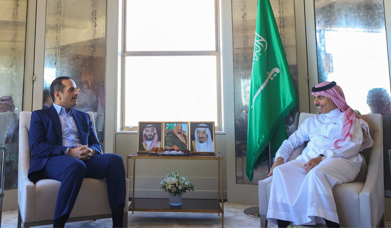 Sheikh Mohammed bin Abdulrahman Al-Thani with Saudi FM